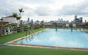 โรงแรมโรยัลสวีท กรุงเทพ (SHA Plus+)